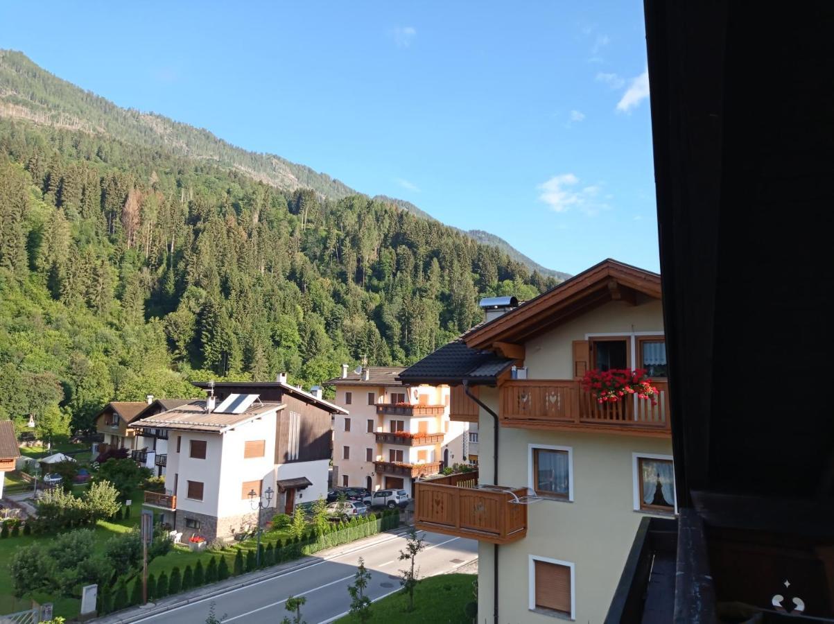 Ferienwohnung La Mansarda Di Sabina. Fiera Di Primiero Exterior foto